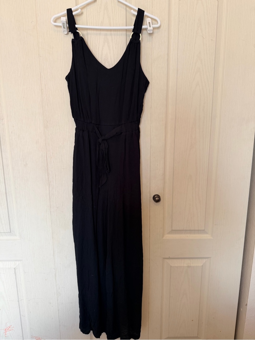 Derek Heart Black Sleeveless V-Neck Jumpsuit with Waist Tie